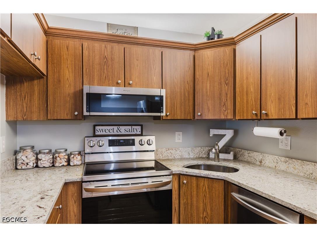 4641 Lakeside Club Boulevard #13 Fort Myers FL 33905 2026021880 image9