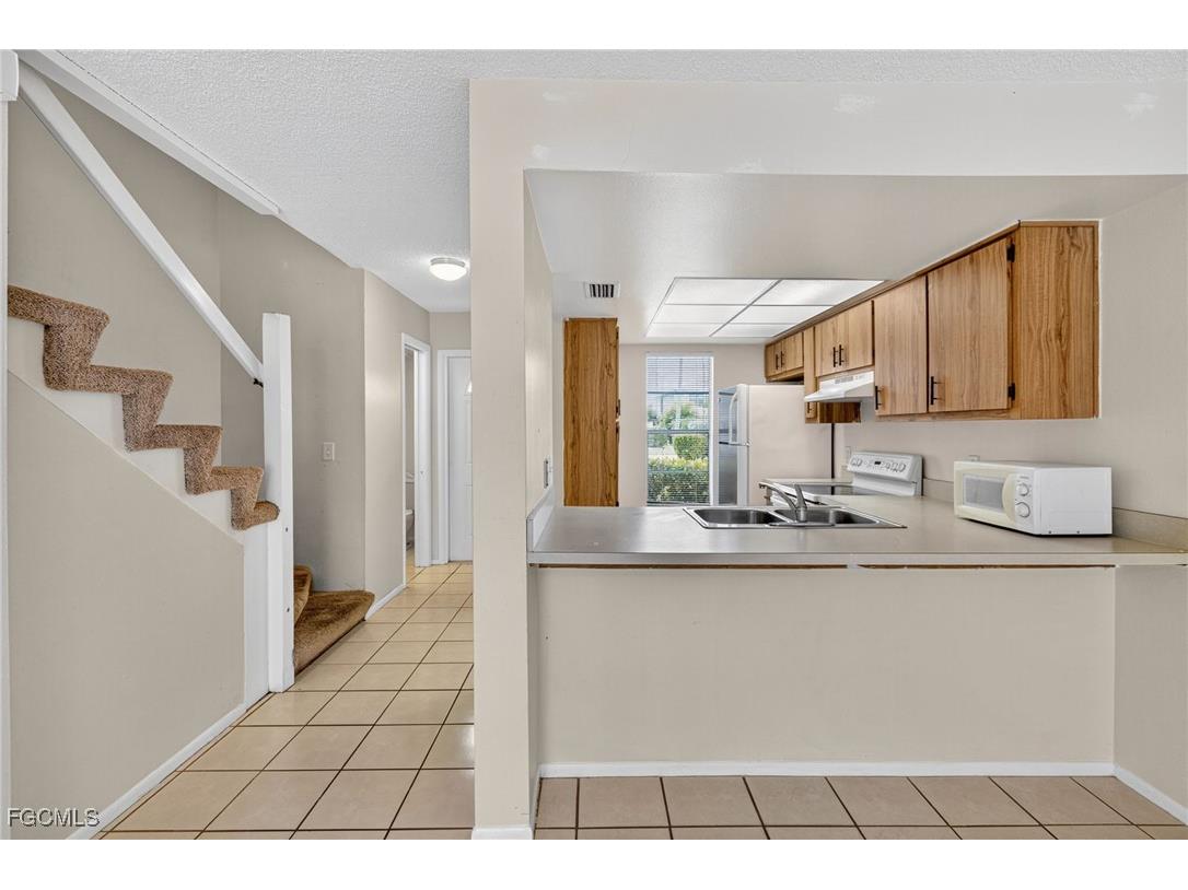 4641 SW Santa Barbara Place #8 Cape Coral FL 33914 2025008779 image9