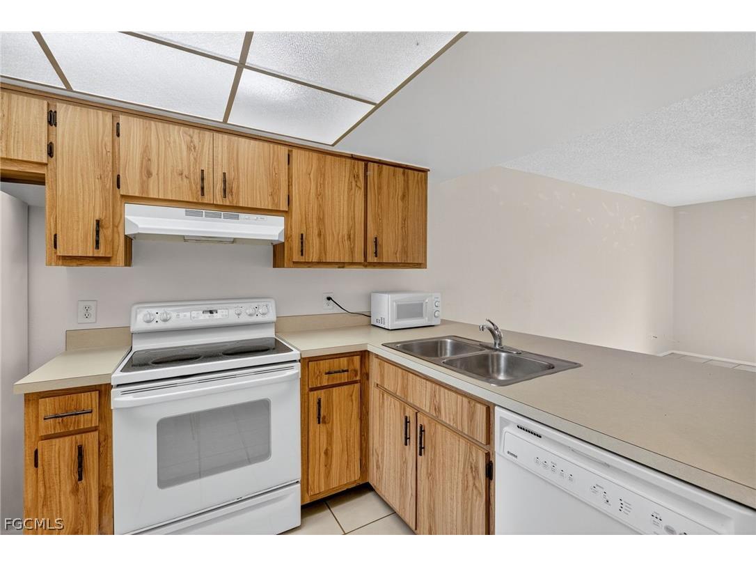 4641 SW Santa Barbara Place #8 Cape Coral FL 33914 2026008807 image8