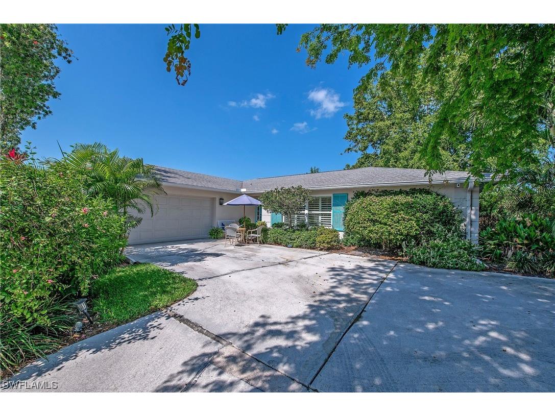 4642 Chippendale Drive Naples FL 34112 223036755 image1