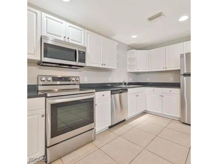 465-467 Lillon Avenue S Lehigh Acres FL 33974 2025011964 image4