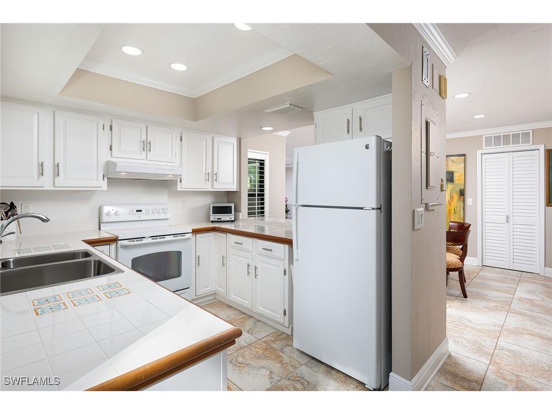 465 Broad Avenue S #1A Naples FL 34102 226004405 image6