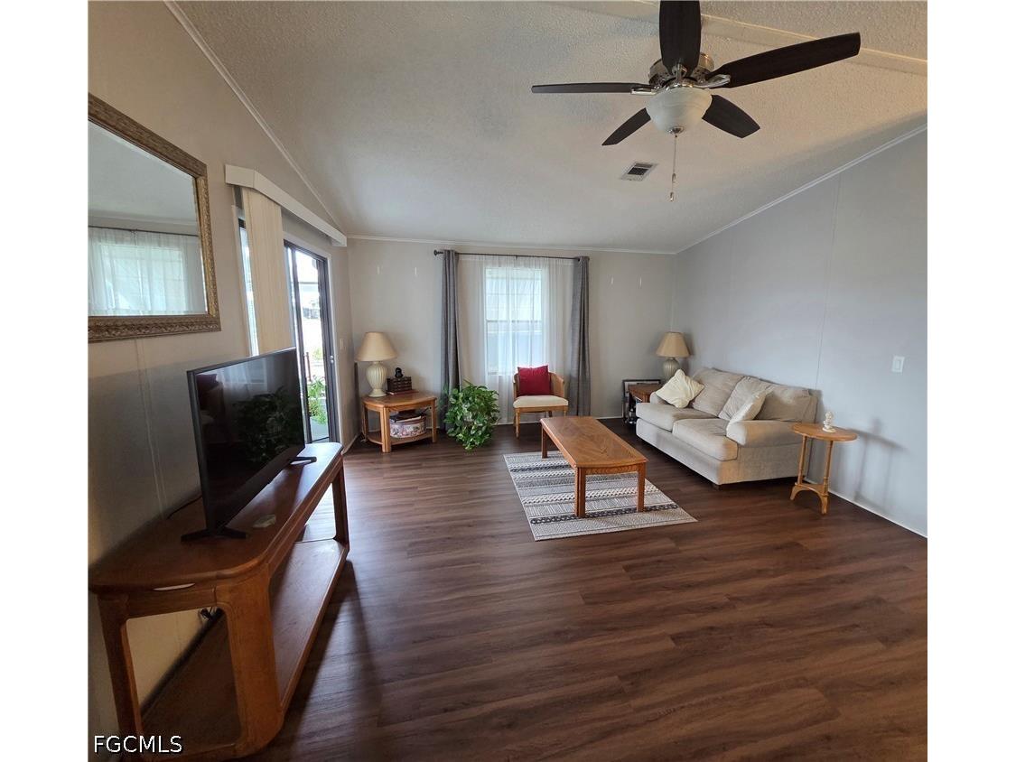 465 Dawn Drive North Fort Myers FL 33903 2026021698 image5