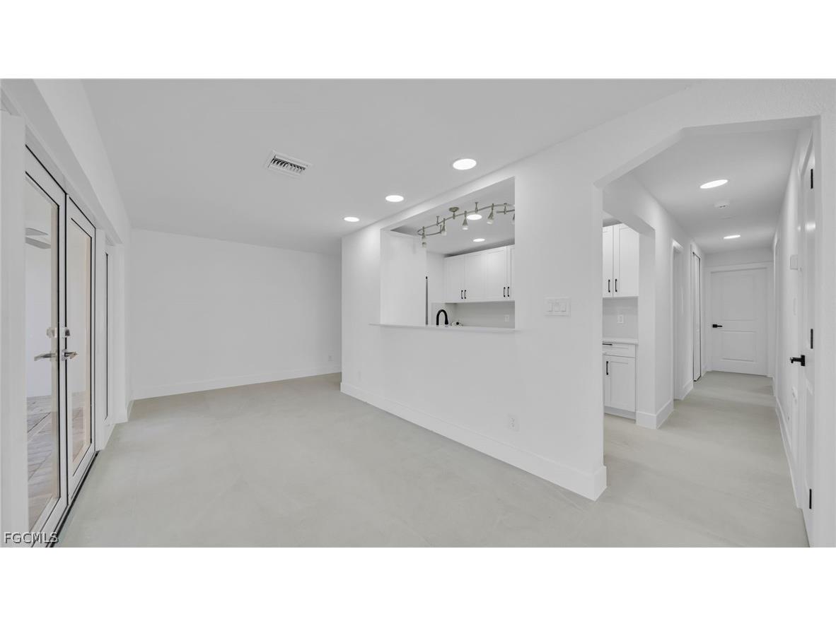 465 Donora Boulevard Fort Myers Beach FL 33931 2026007190 image7