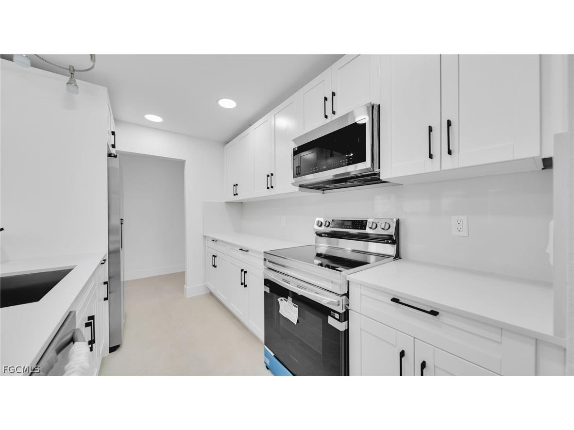 465 Donora Boulevard Fort Myers Beach FL 33931 2026007190 image9