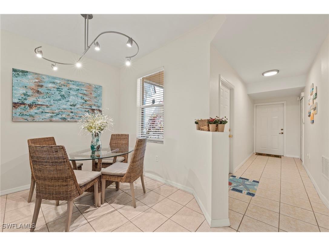 465 Robin Hood Circle #101 Naples FL 34104 225080399 image11