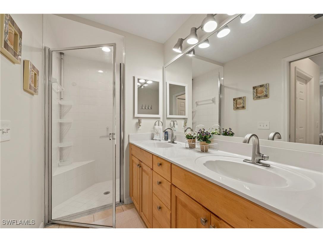 465 Robin Hood Circle #101 Naples FL 34104 225080399 image17