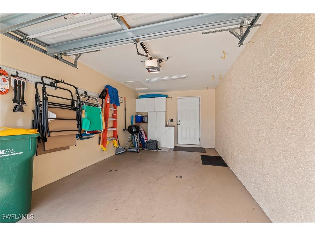 465 Robin Hood Circle #101 Naples FL 34104 225080399 image21