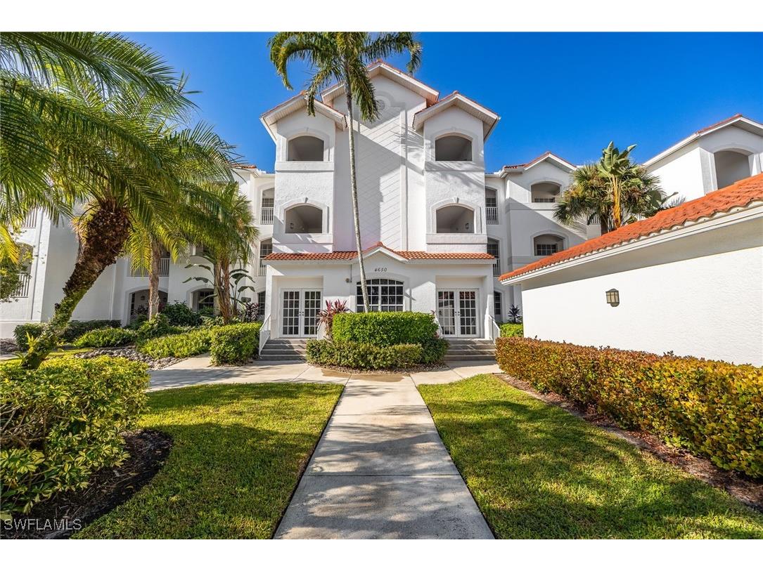 4650 Yacht Harbor Drive #121 Naples FL 34112 225075980 image1