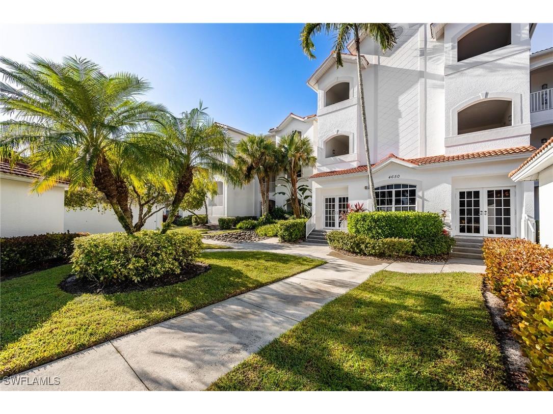 4650 Yacht Harbor Drive #121 Naples FL 34112 225075980 image2