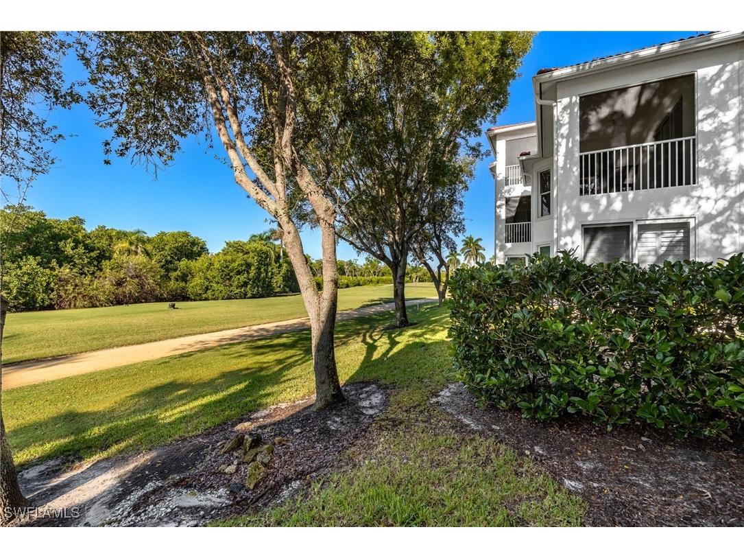 4650 Yacht Harbor Drive #121 Naples FL 34112 225075980 image32