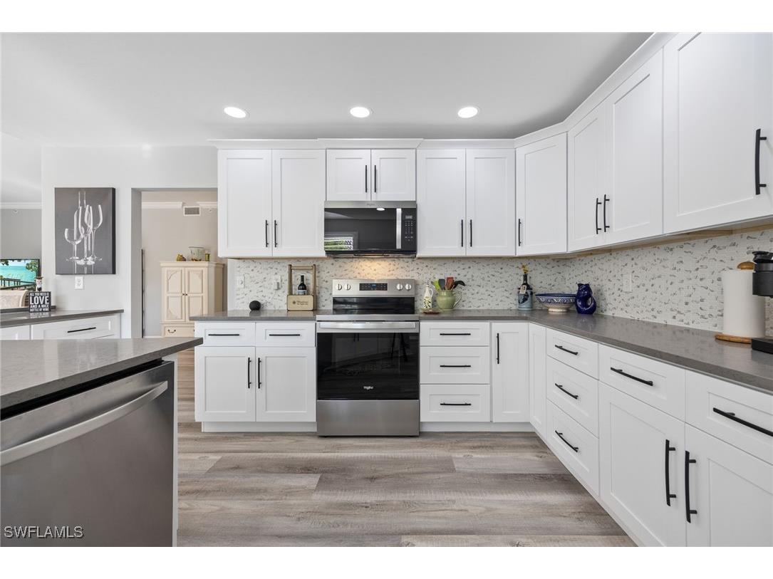 4650 Yacht Harbor Drive #121 Naples FL 34112 225075980 image6