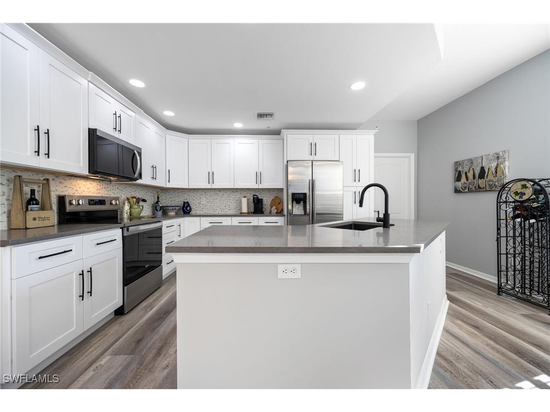 4650 Yacht Harbor Drive #121 Naples FL 34112 225075980 image8