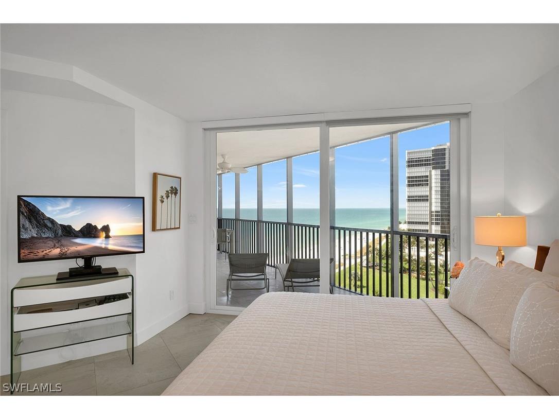 4651 Gulf Shore Boulevard N #1006 Naples FL 34103 224043633 image1