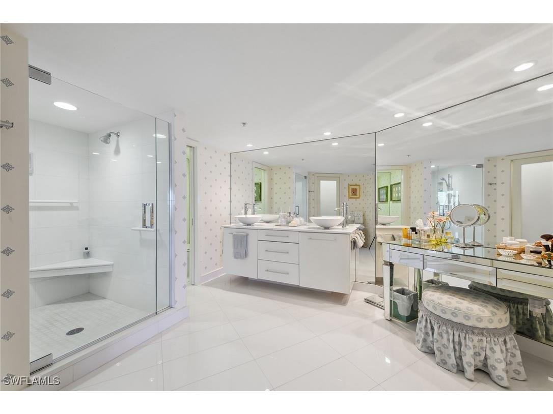 4651 Gulf Shore Boulevard N #101 Naples FL 34103 226005992 image20