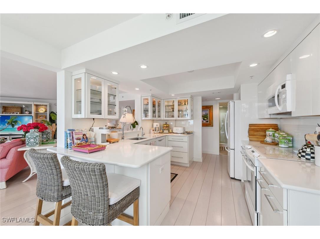 4651 Gulf Shore Boulevard N #101 Naples FL 34103 226005992 image7
