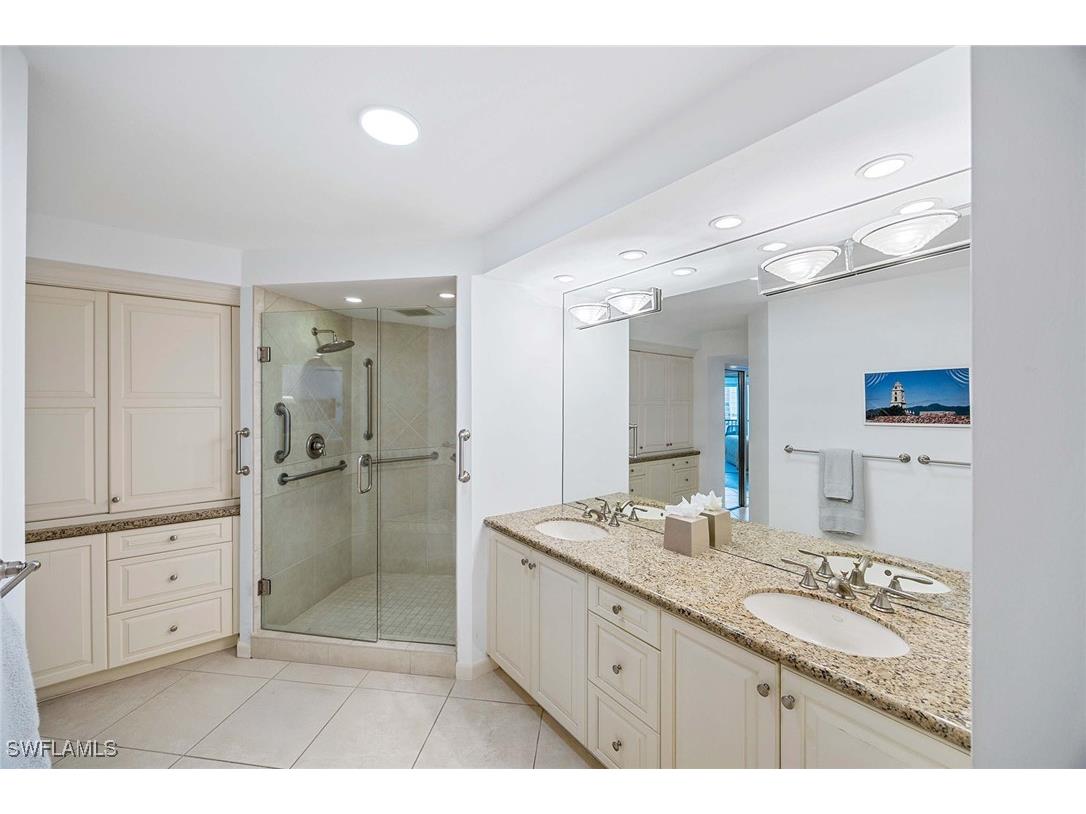 4651 Gulf Shore Boulevard N #1106 Naples FL 34103 225068400 image25