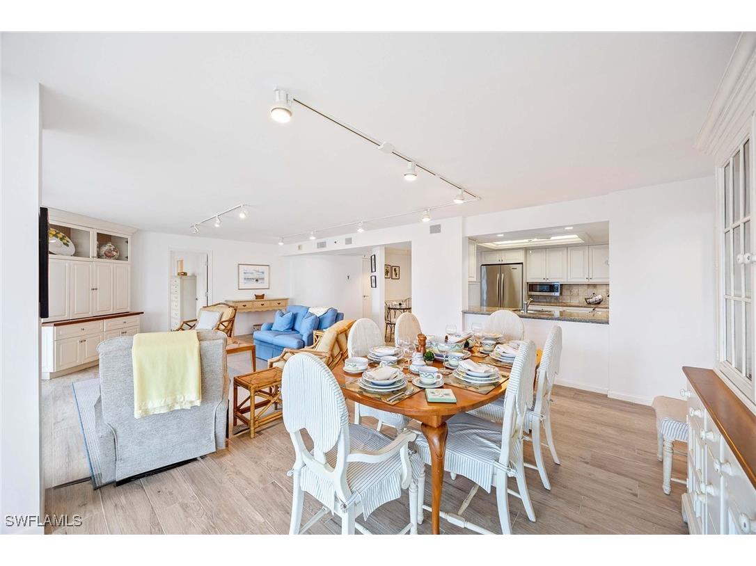 4651 Gulf Shore Boulevard N #1106 Naples FL 34103 225068400 image30