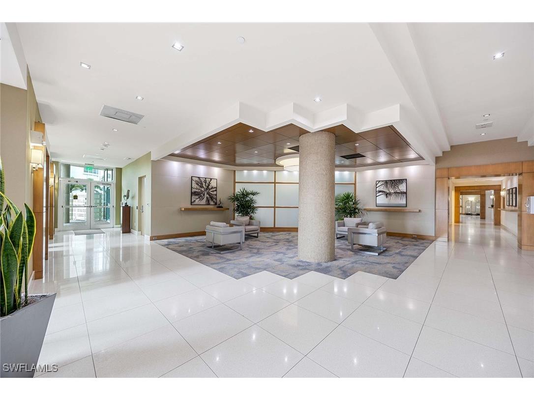 4651 Gulf Shore Boulevard N #1106 Naples FL 34103 225068400 image4
