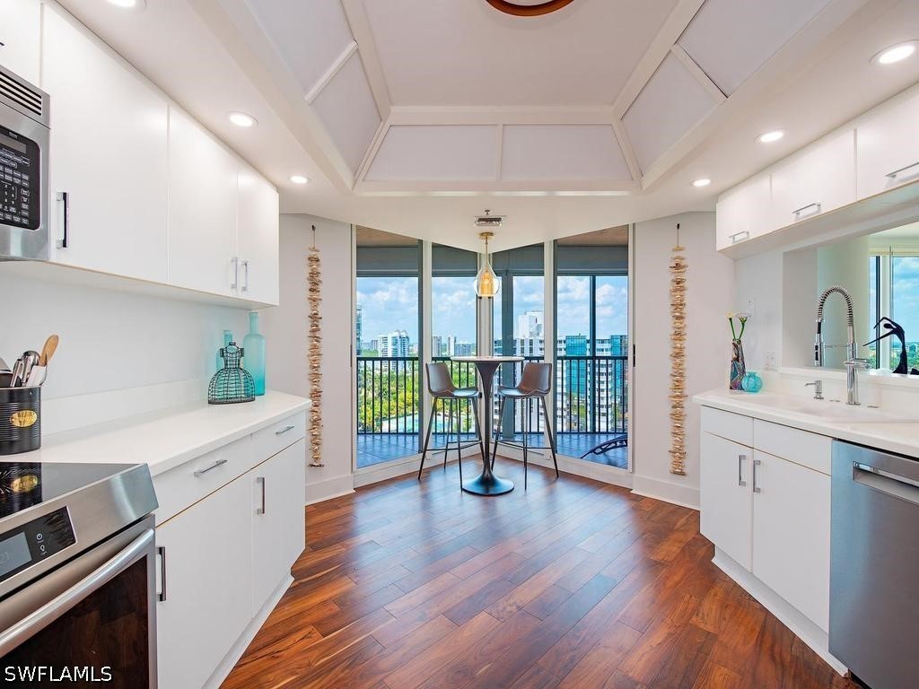 4651 Gulf Shore Boulevard N #1707 Naples FL 34103 226007182 image9