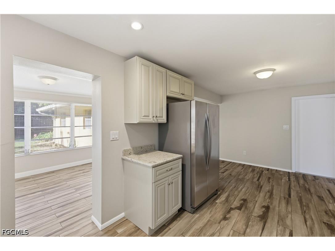 4652 Siesta Circle Fort Myers FL 33901 2026007977 image10