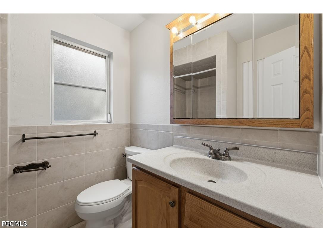 4652 Siesta Circle Fort Myers FL 33901 2026007977 image14