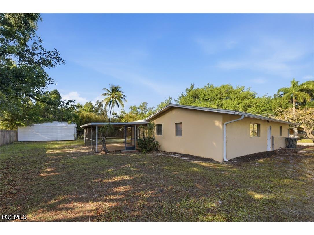 4652 Siesta Circle Fort Myers FL 33901 2026007977 image26
