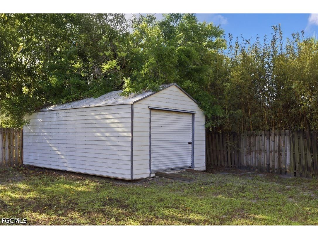 4652 Siesta Circle Fort Myers FL 33901 2026007977 image28