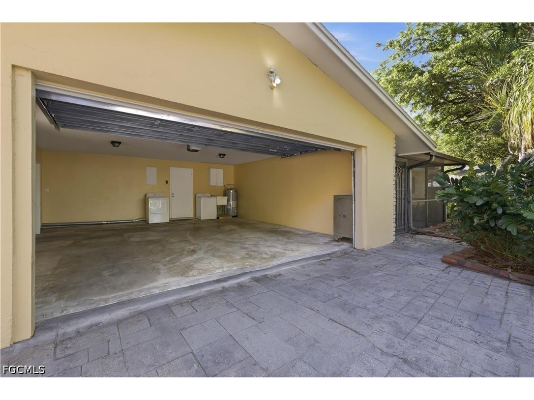 4652 Siesta Circle Fort Myers FL 33901 2026007977 image29