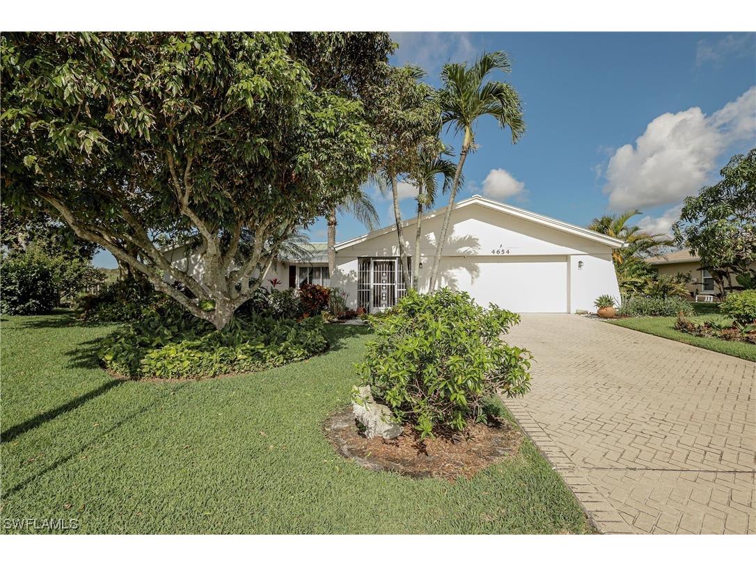 4654 Chippendale Drive Naples FL 34112 223027269 image1