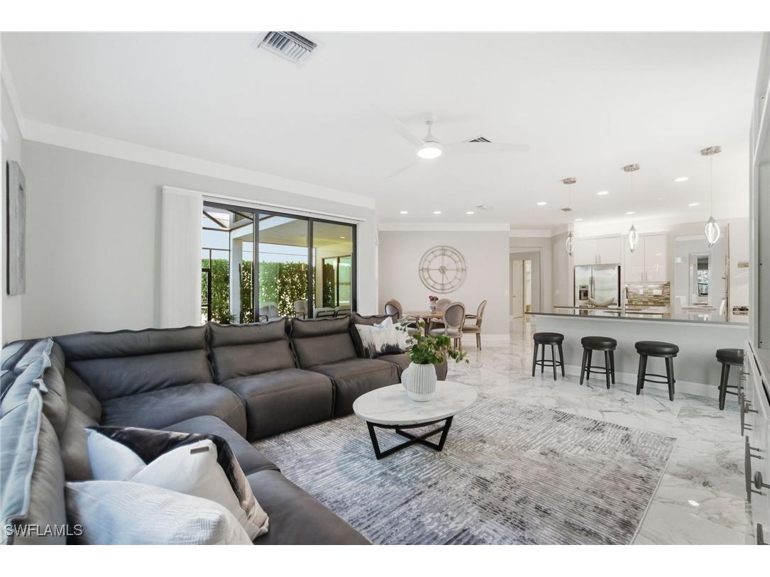 4654 Kensington Circle Naples FL 34119 225084053 image1