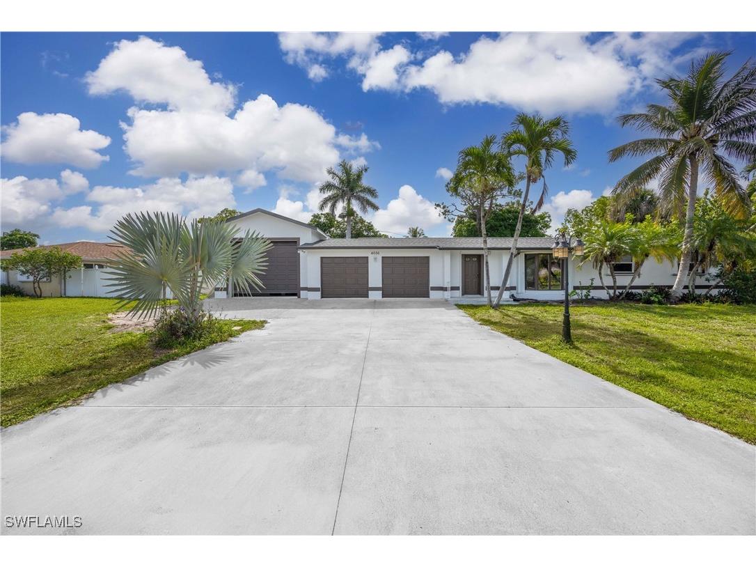 4656 Capri Drive Naples FL 34103 225059310 image1