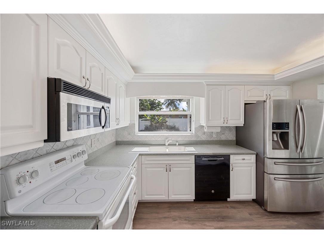 4656 Capri Drive Naples FL 34103 225059310 image10