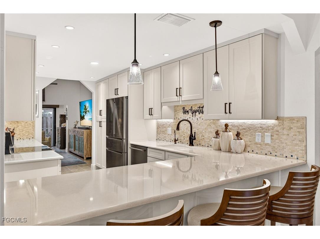 4656 S Landings Drive Fort Myers FL 33919 2025021735 image1