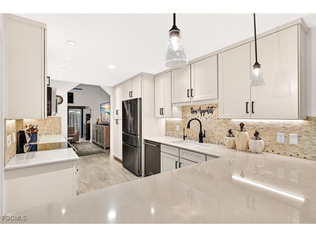 4656 S Landings Drive Fort Myers FL 33919 2025021735 image7