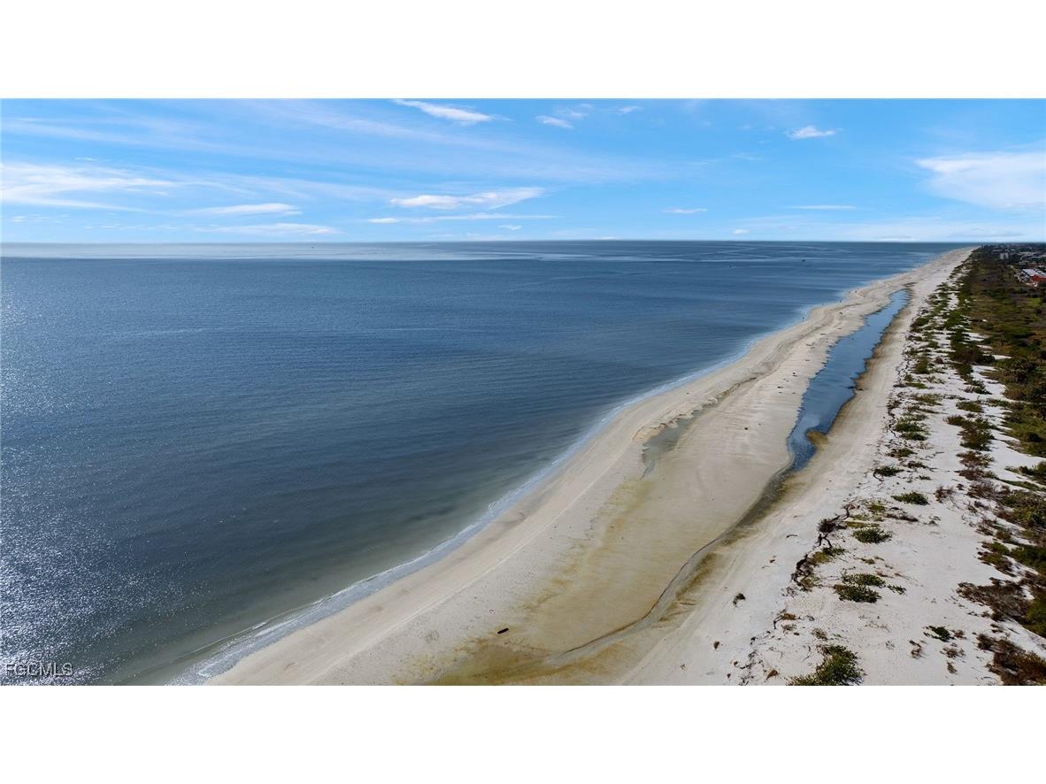 466 E Gulf Drive Sanibel FL 33957 2025019678 image4