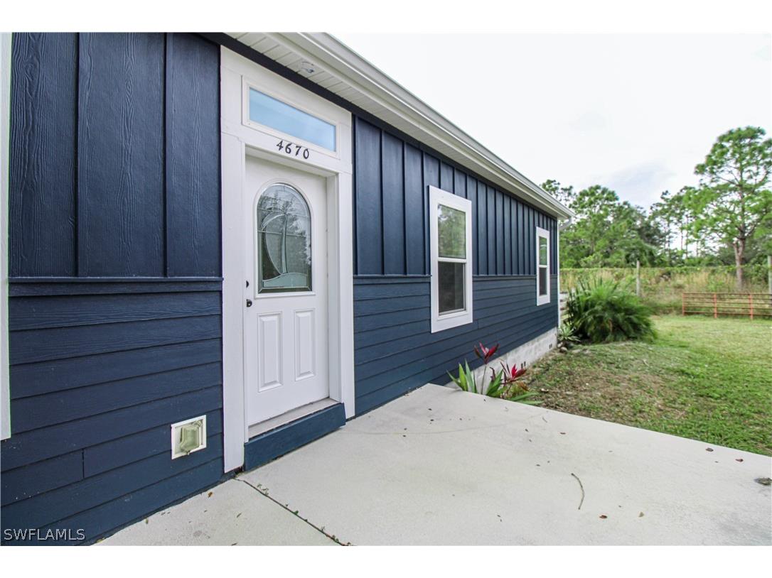 4660 43rd Avenue NE Naples FL 34120 226006654 image3