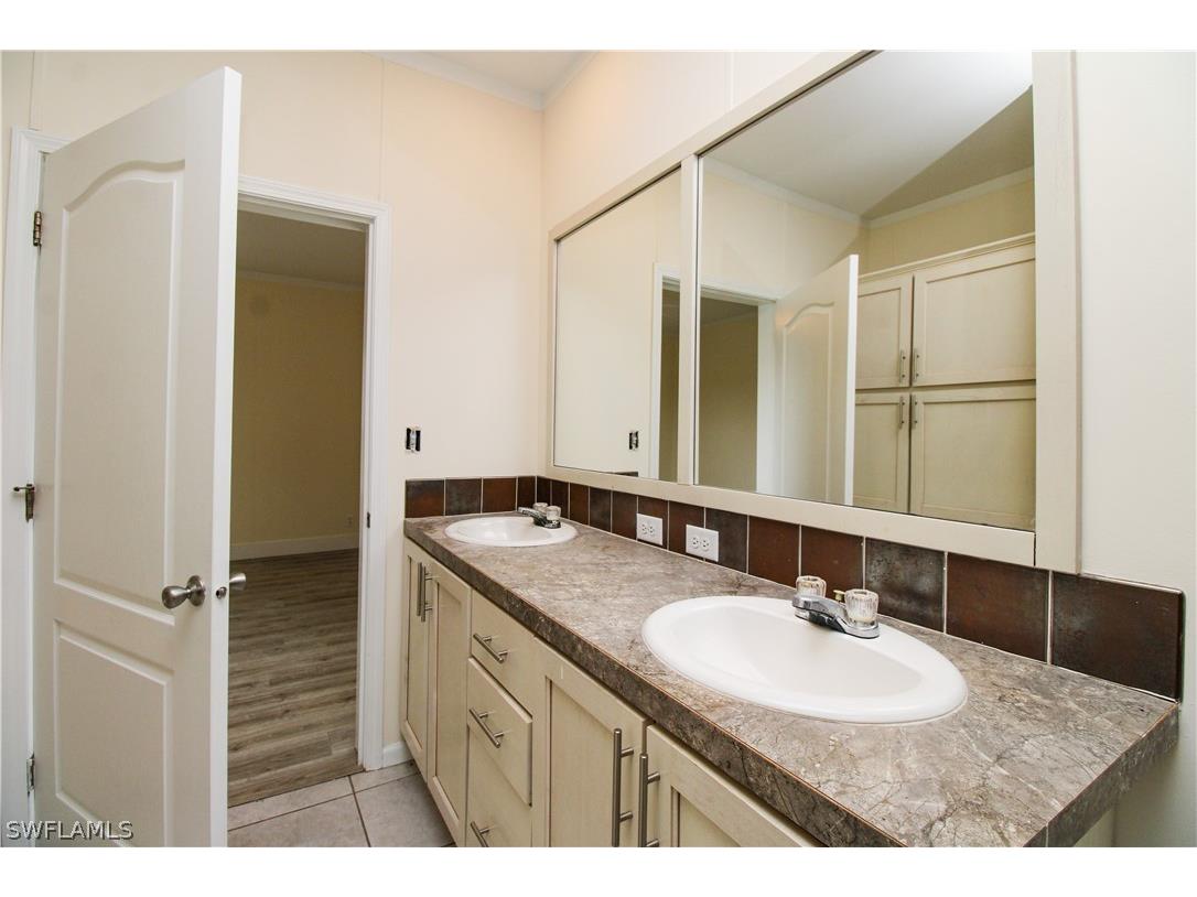 4660 43rd Avenue NE Naples FL 34120 226006654 image36