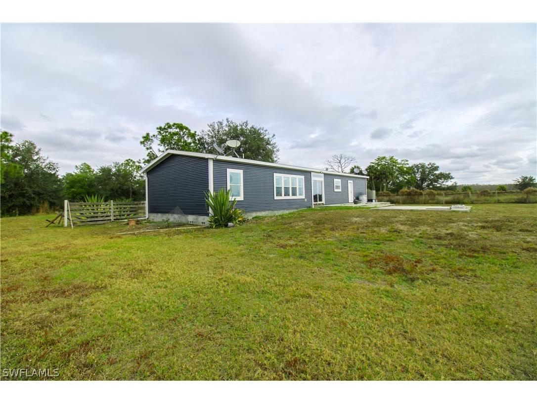 4660 43rd Avenue NE Naples FL 34120 226006654 image6