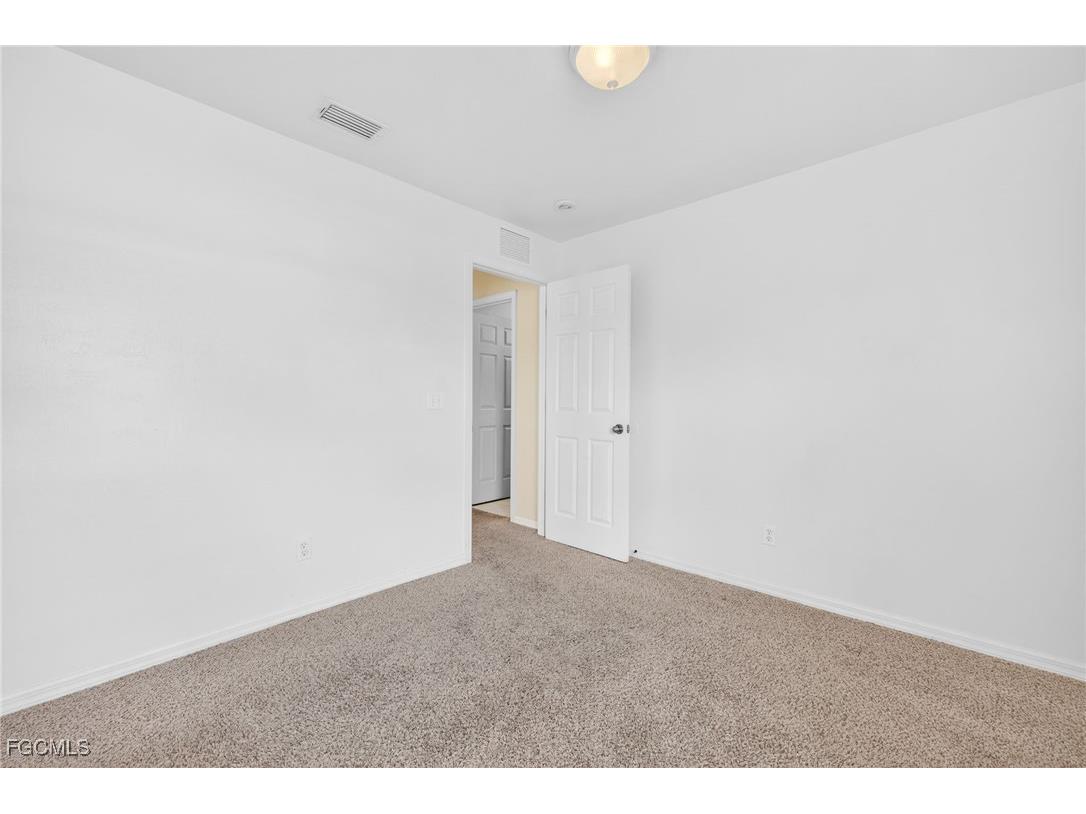 4664 Varsity Circle Lehigh Acres FL 33971 2025024859 image10