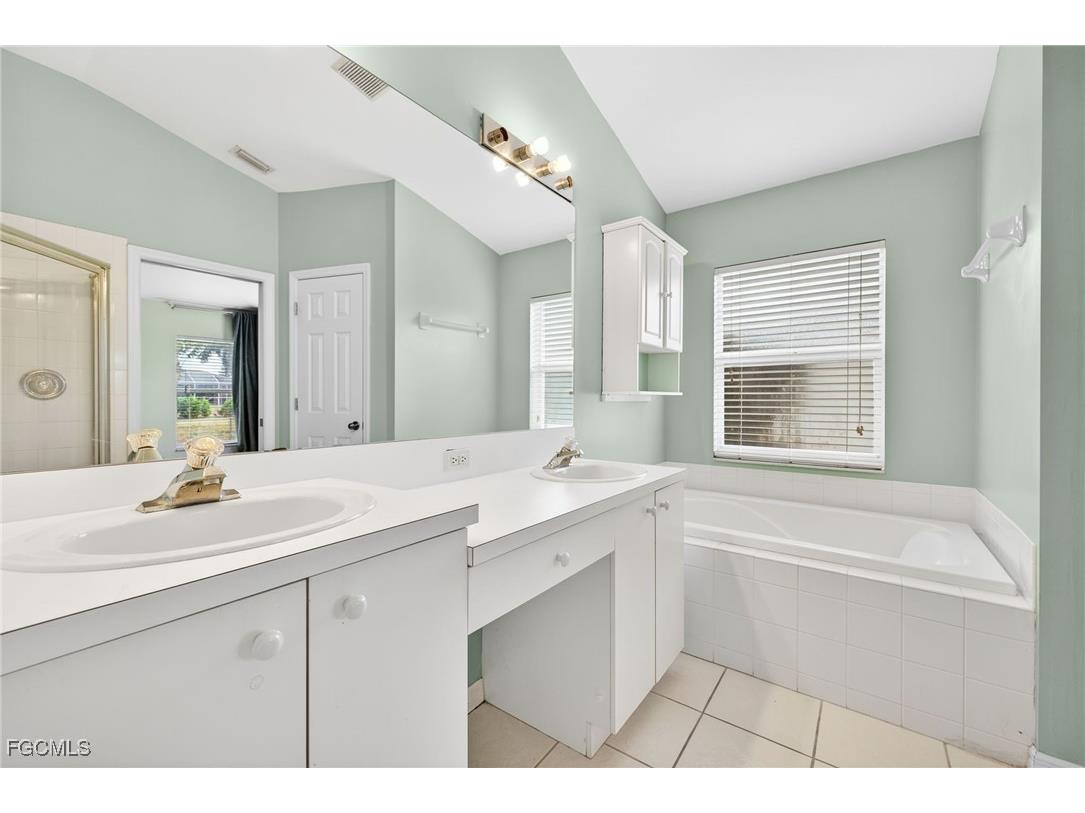 4664 Varsity Circle Lehigh Acres FL 33971 2025024859 image15