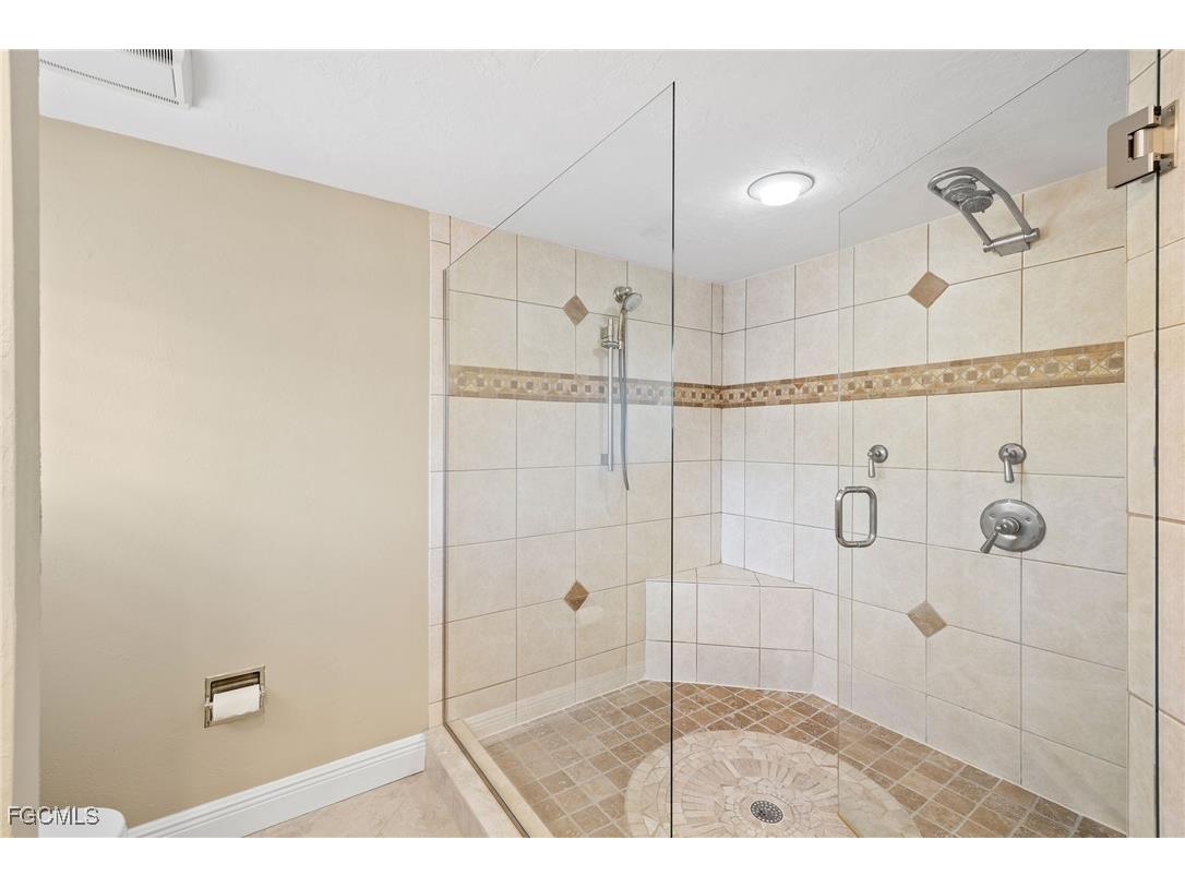 4665 S Landings Drive Fort Myers FL 33919 2026004637 image25