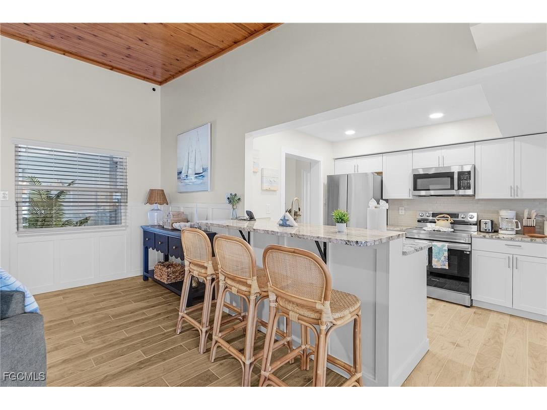 467 Madison Court Fort Myers Beach FL 33931 2025019458 image11