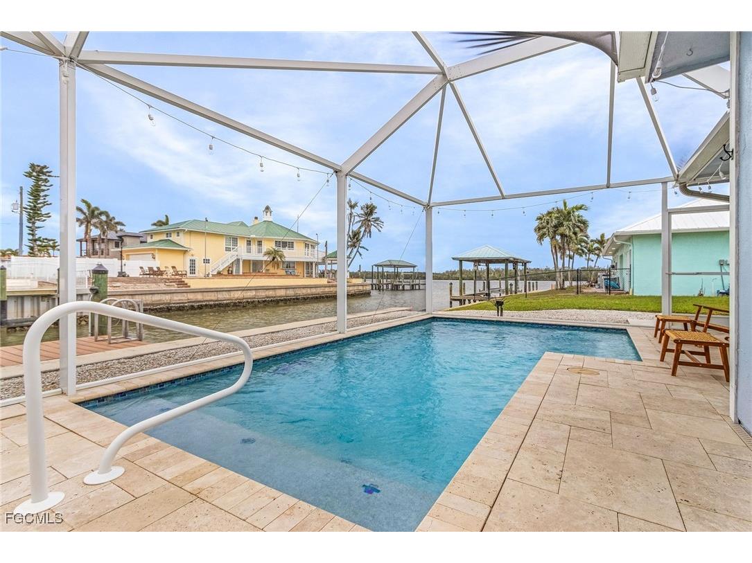 467 Madison Court Fort Myers Beach FL 33931 2025019458 image4