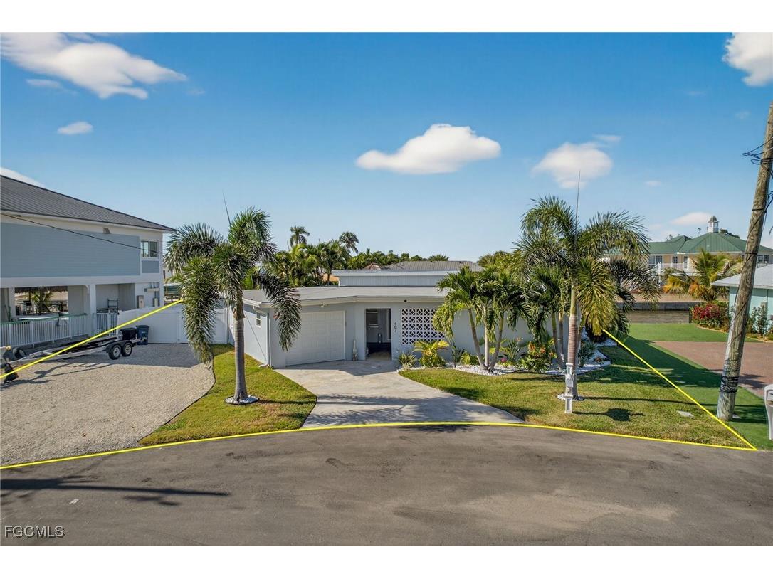 467 Madison Court Fort Myers Beach FL 33931 2025019458 image5