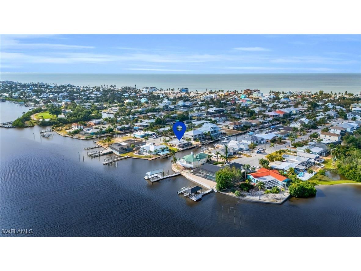 467 Madison Court Fort Myers Beach FL 33931 224078554 image1