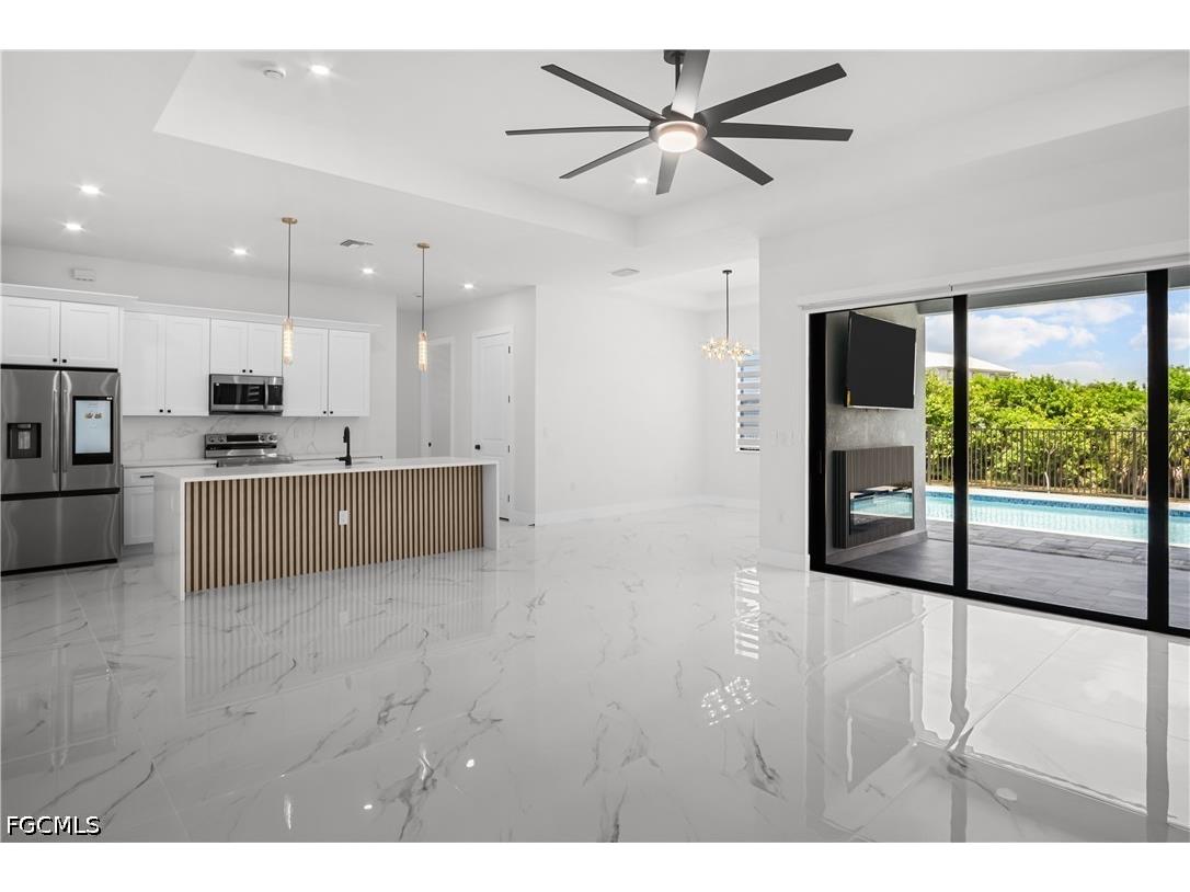 467 NE 5th Avenue Cape Coral FL 33909 2026028062 image8
