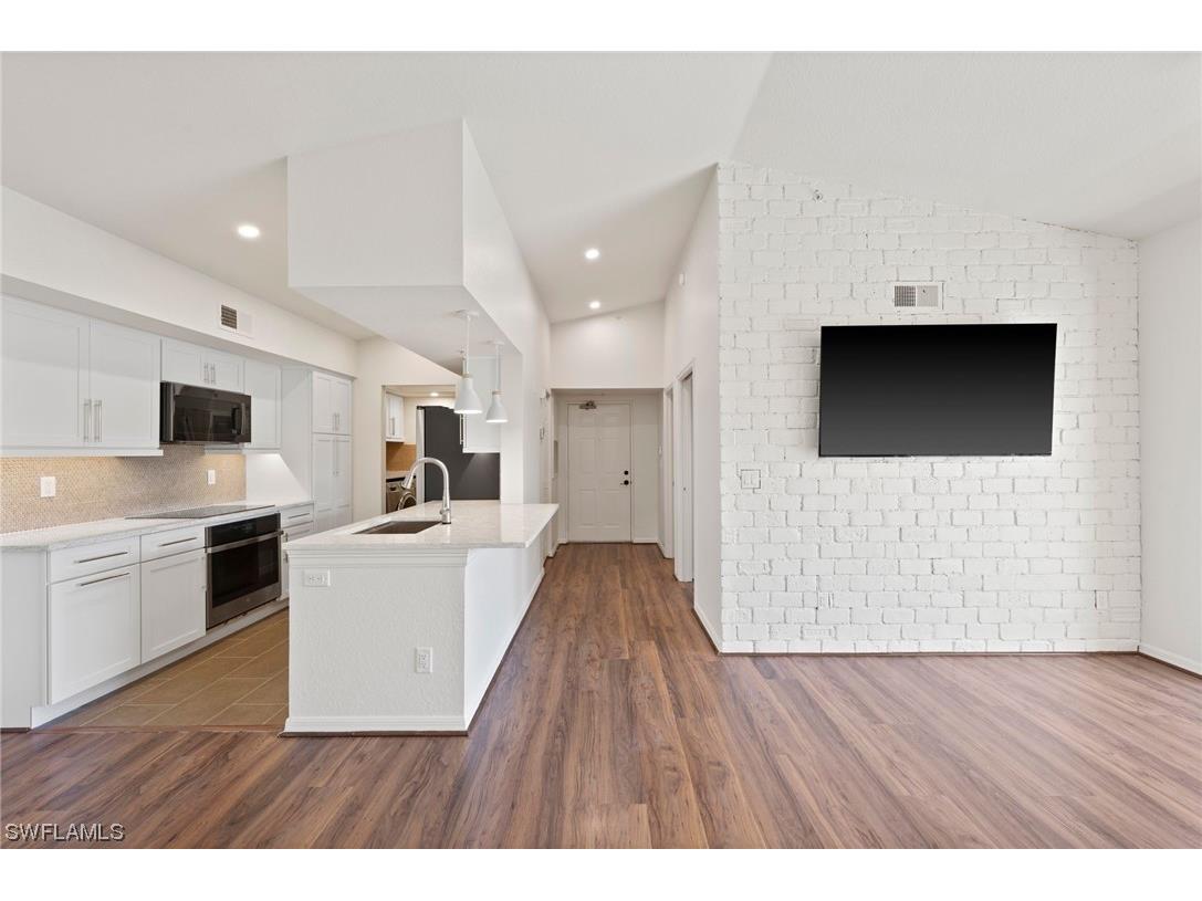 4670 Saint Croix Lane #634 Naples FL 34109 224007390 image1