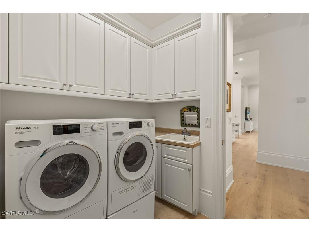 4670 Via Roma Estero FL 34134 225015522 image20