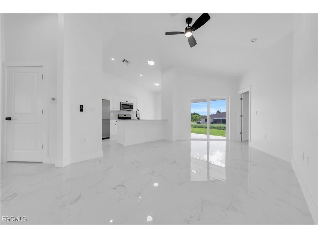 4675/4677 Golfview Boulevard Lehigh Acres FL 33973 2025014323 image2